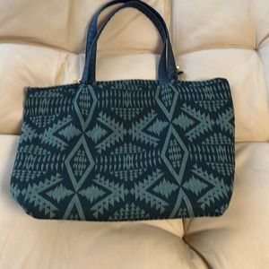 Like new makeup junkie, weekender tote